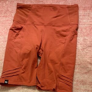 Oiselle Women's Rust Pocket Jogger Shorts